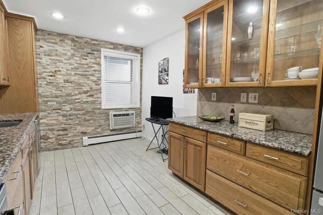 $675,000 | 25 Chapel Place, Unit 1B, Great Neck, NY 11021