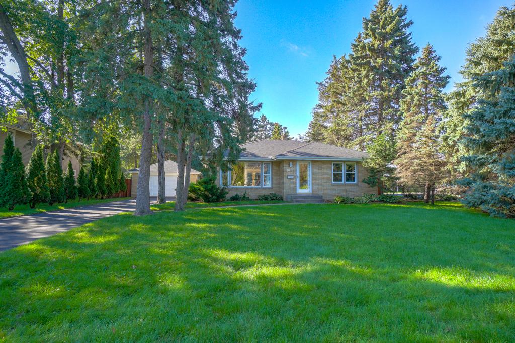 1072 Ruggles Street Roseville, MN 55113 - Photo 1 of 24