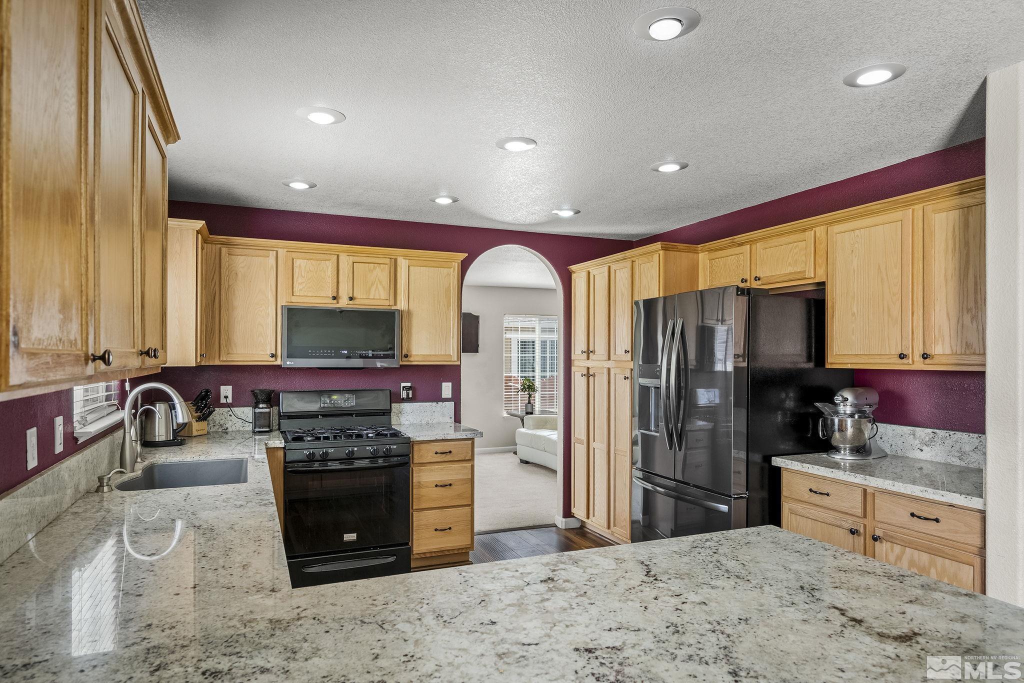 17625 Rogue River Court Reno, NV 89508 - Photo 12 of 37 Photo 12
