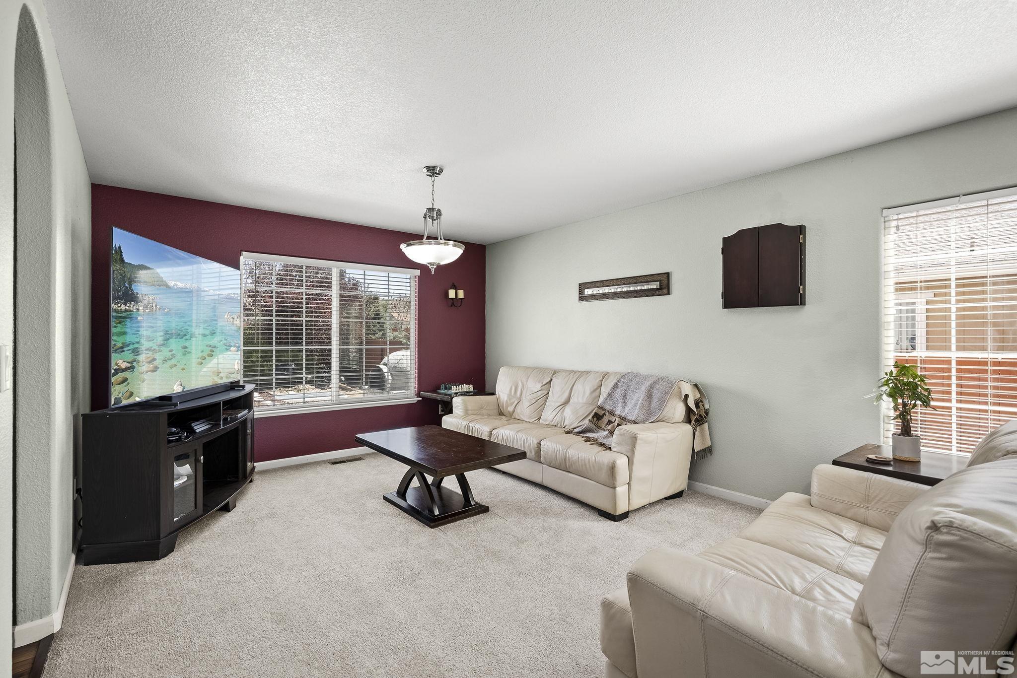17625 Rogue River Court Reno, NV 89508 - Photo 8 of 37 Photo 8