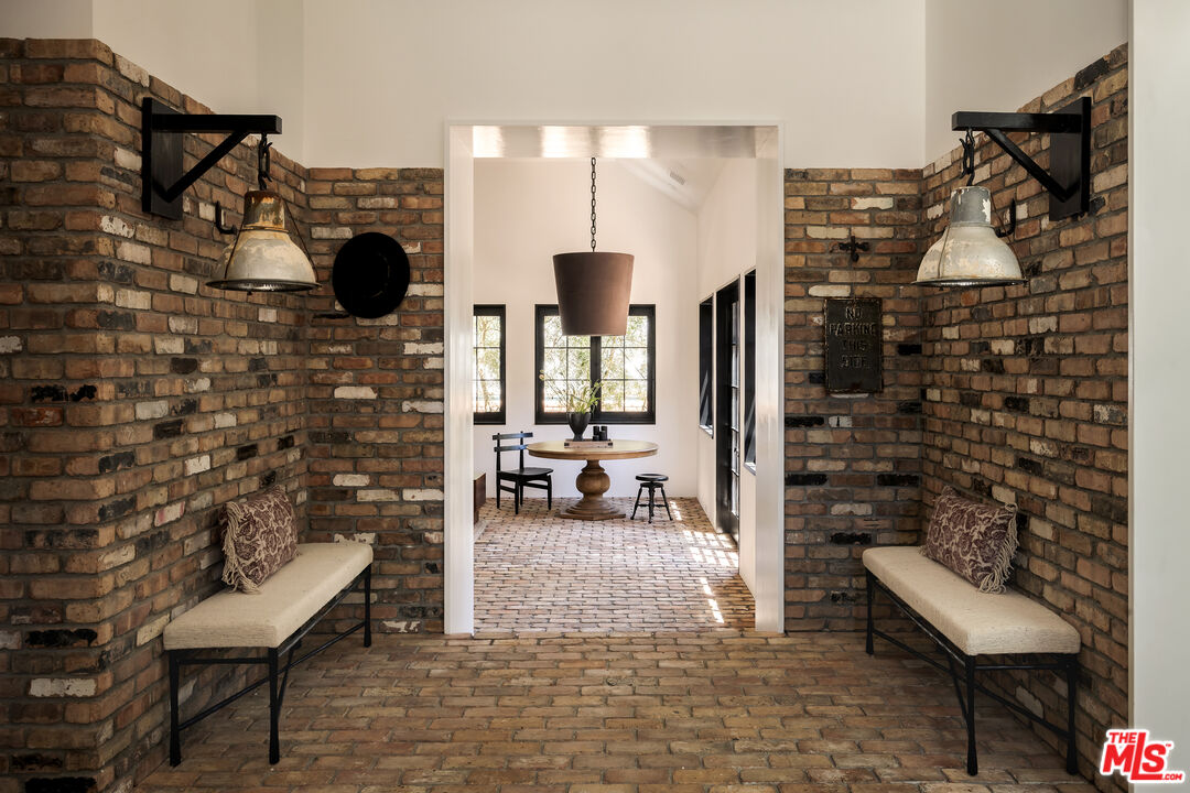 13215 Riviera Ranch Road Los Angeles, CA 90049 - Photo 22 of 65