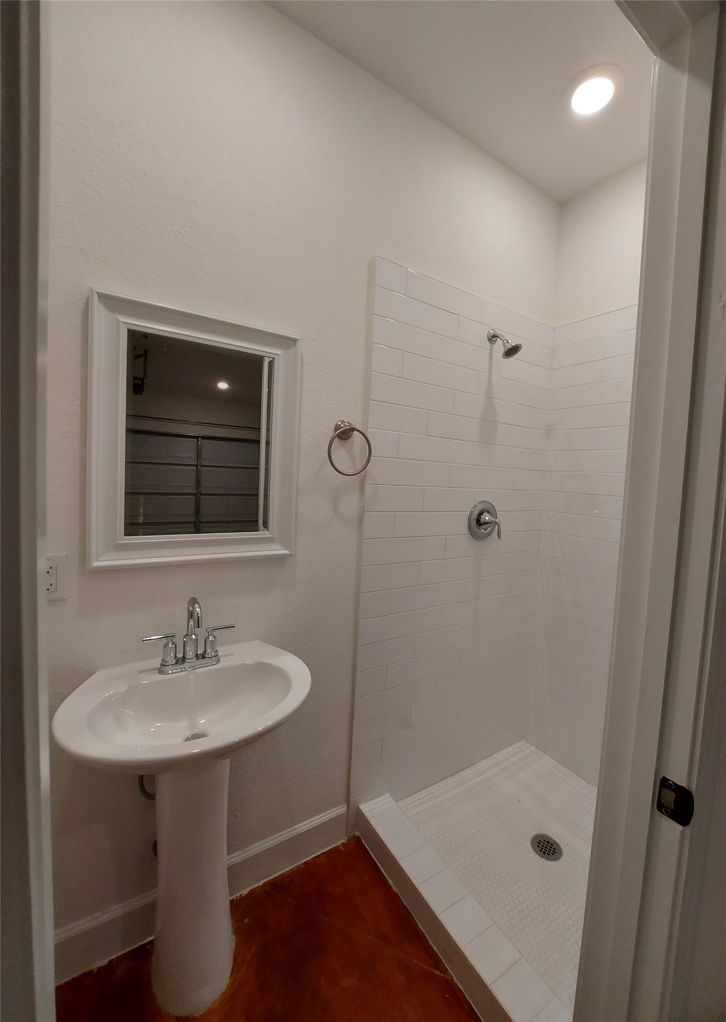 121 Spanish Oak Trail Cameron, TX 76520 - Photo 24 of 36 a bathroom with a sink a shower and a mirror