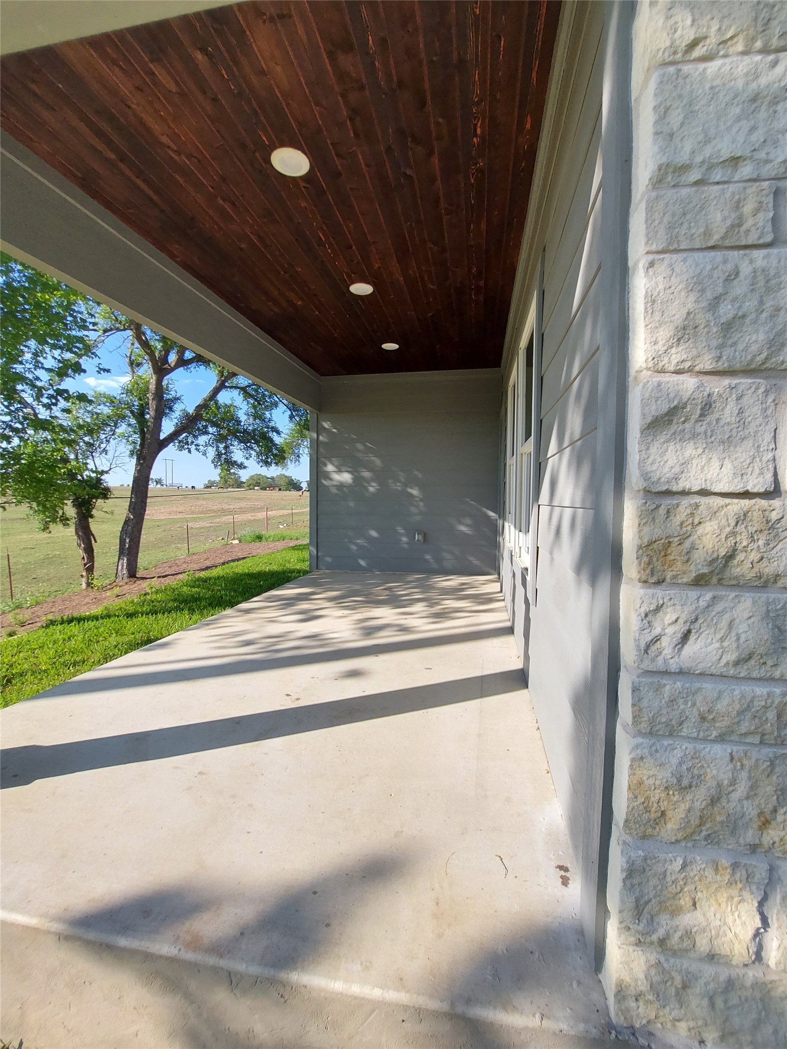 121 Spanish Oak Trail Cameron, TX 76520 - Photo 36 of 36 a view of a porch