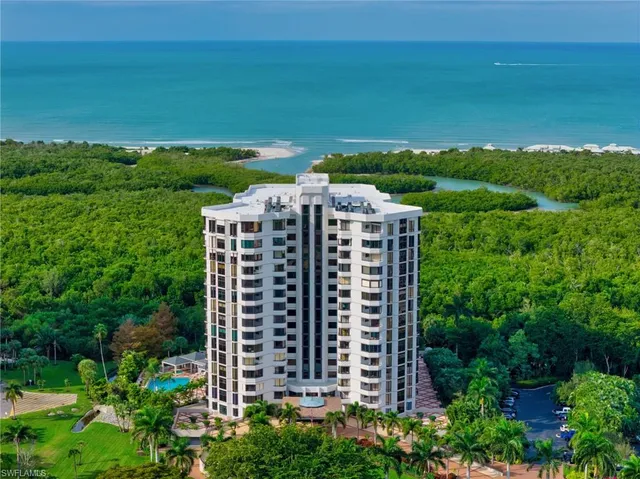 $1,350,000 | 6075 Pelican Bay Boulevard, Unit 303, Naples, FL 34108