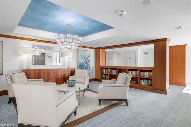 $1,350,000 | 6075 Pelican Bay Boulevard, Unit 303, Naples, FL 34108