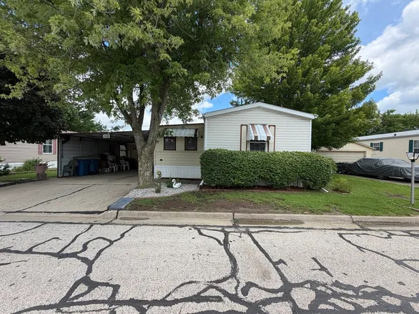 $65,000 | 1352 13th Street, Unit 1352, Bloomington, IL 61704