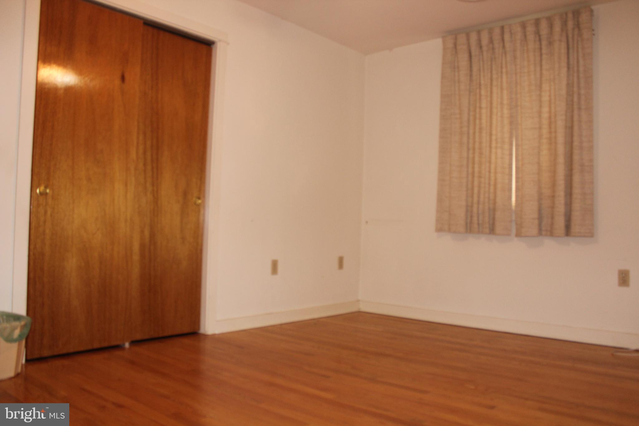 1354 Villa Road Lancaster, PA 17601 - Photo 5 of 10 Bedroom with Nice Sized Closet