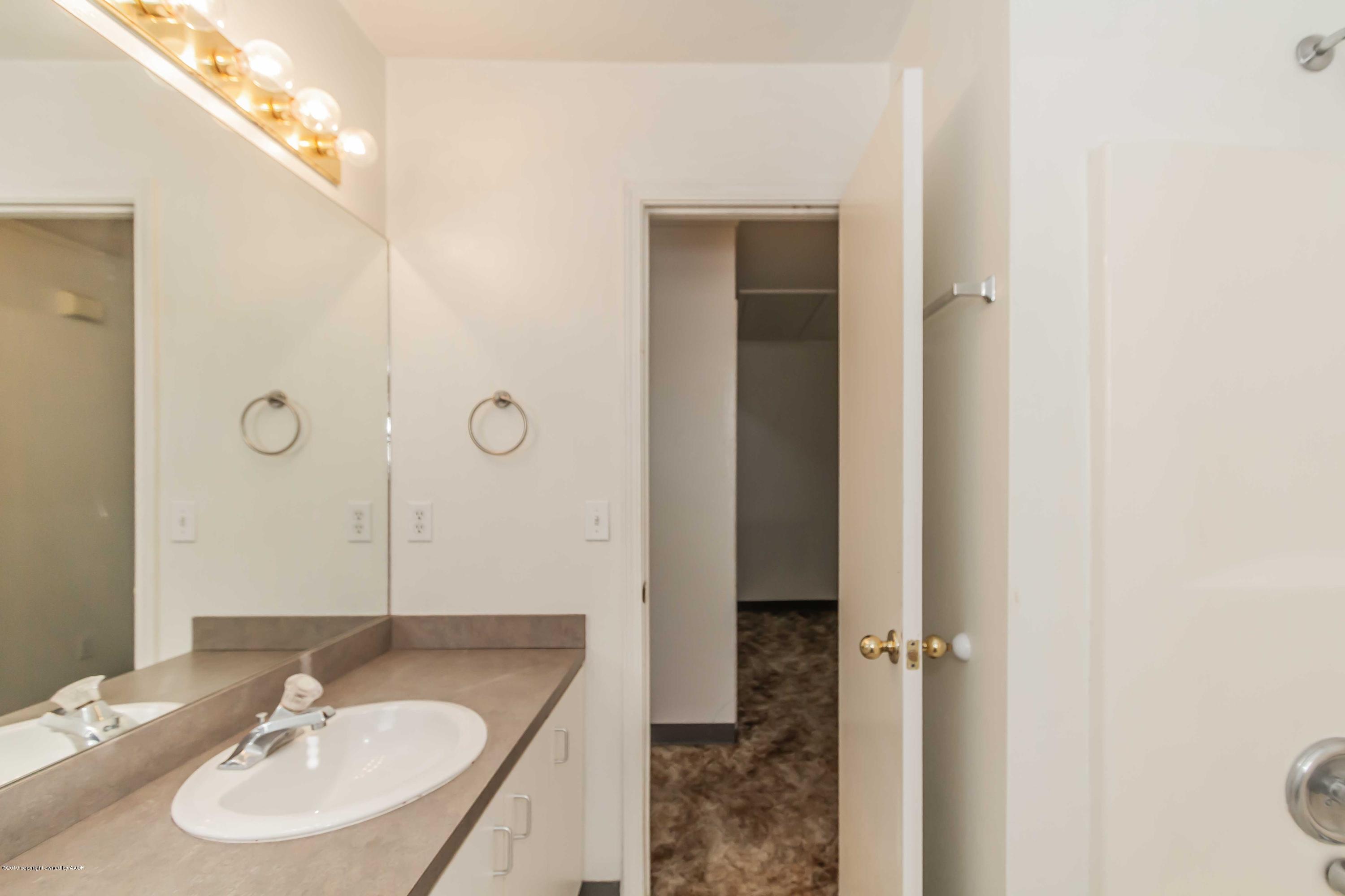 63 Valleyview Road Canyon, TX 79015 - Photo 26 of 29 BATHROOM 2 VIEW 3