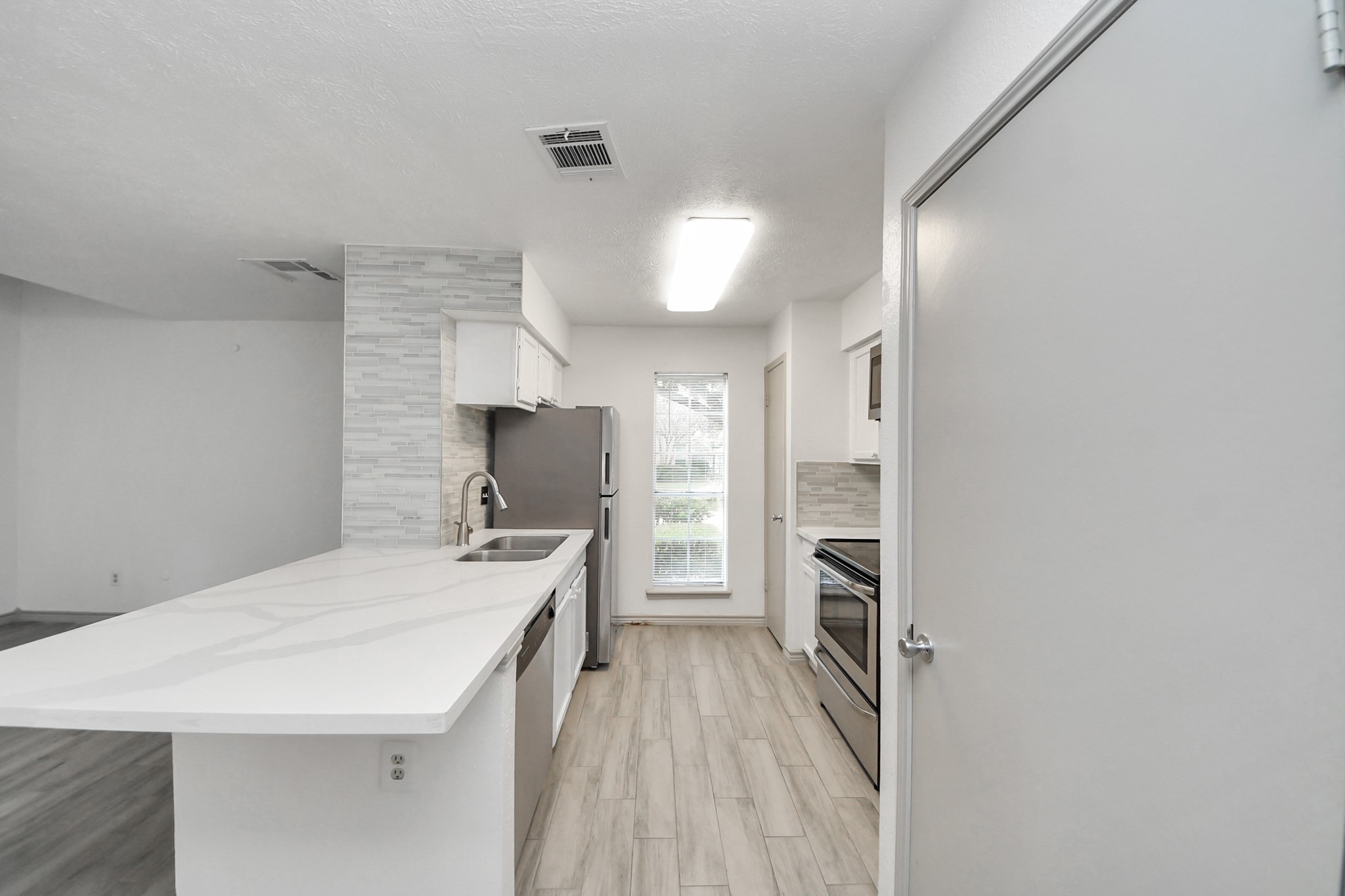 1515 Sandy Springs Road, Unit 1202 Houston, TX 77042 - Photo 21 of 43 Gallery Image 21