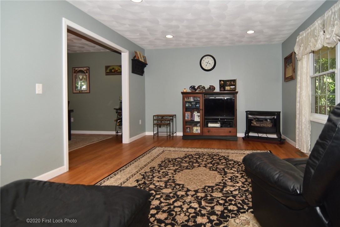 44 Shippee Schoolhouse Road Foster, RI 02825 - Photo 3 of 44 Living Room