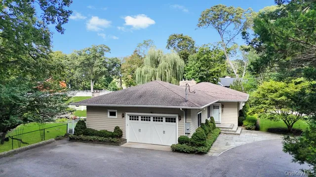 $1,450,000 | 109 Oakside Drive, Smithtown, NY 11787