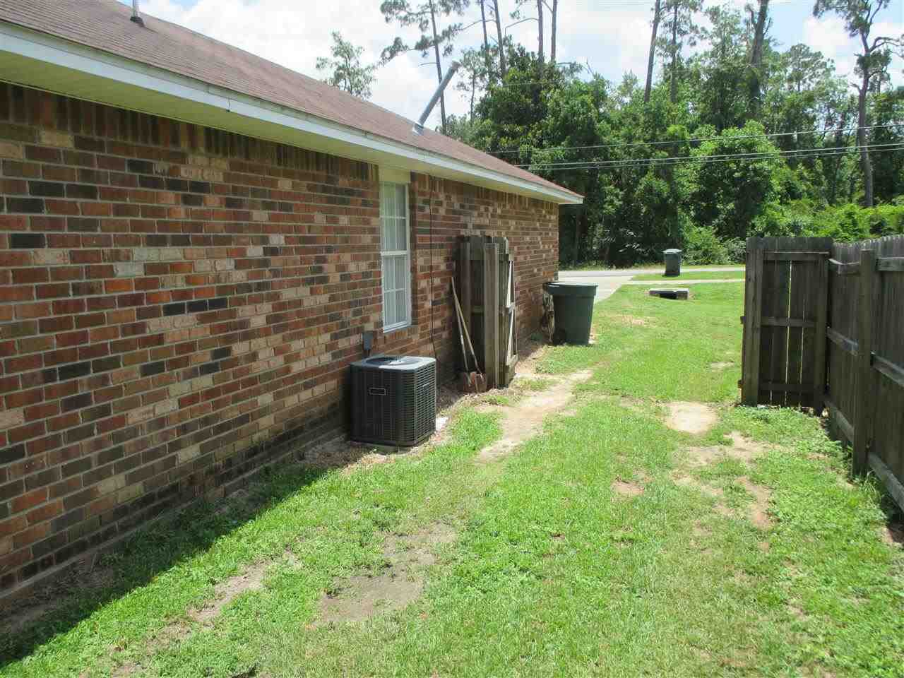 3042 East Kingsfield Road Pensacola, FL 32514 - Photo 7 of 17