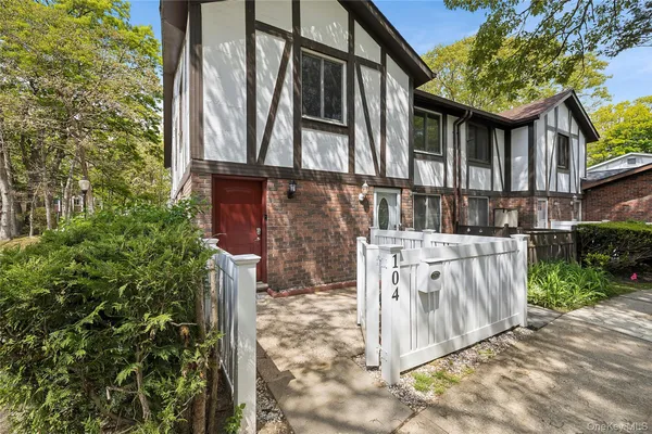 $2,500 | 104 Birchwood Road, Medford, NY 11763