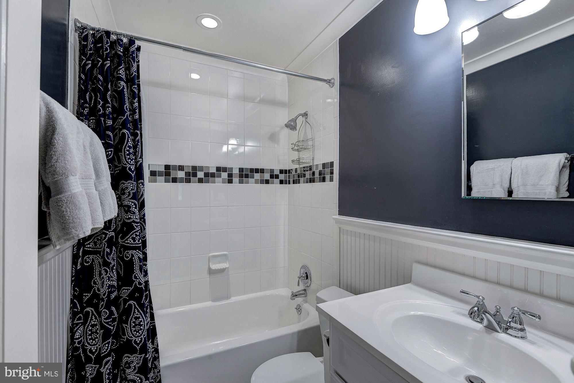 1951 Kirby Road McLean, VA 22101 - Photo 21 of 30 Main Hall Bath