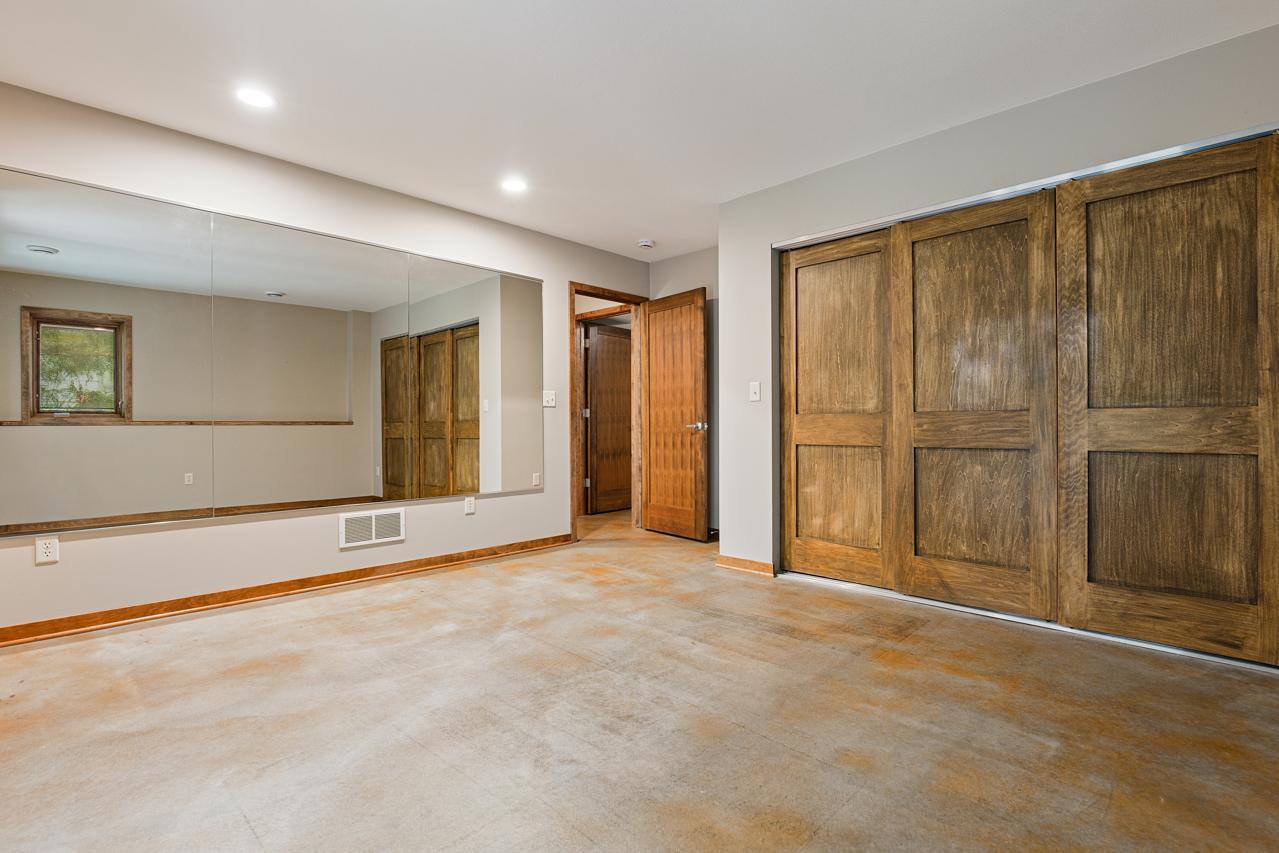9340 Cedar Forest Road Eden Prairie, MN 55347 - Photo 41 of 46 Gallery Image 41
