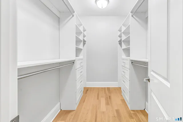 $859,900 | 4 Woods View Lane, Shelton, CT 06484