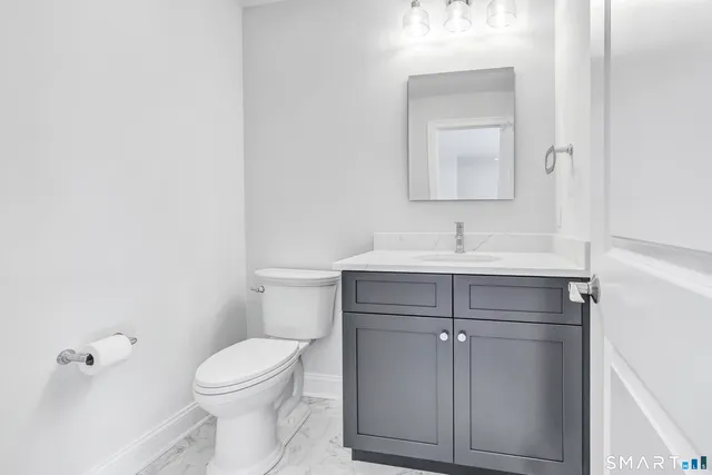 $859,900 | 4 Woods View Lane, Shelton, CT 06484