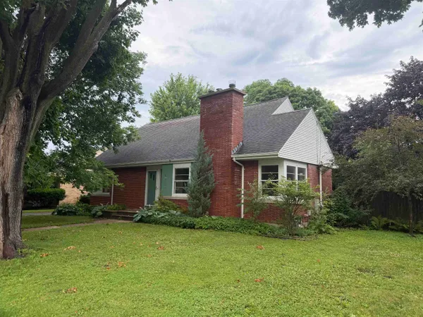 $225,000 | 822 Evans Street, Oshkosh, WI 54901