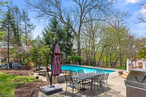 $995,000 | 106 Dogwood Drive, Oakland, NJ 07436