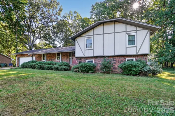 $395,000 | 510 4th Avenue Northeast, Conover, NC 28613