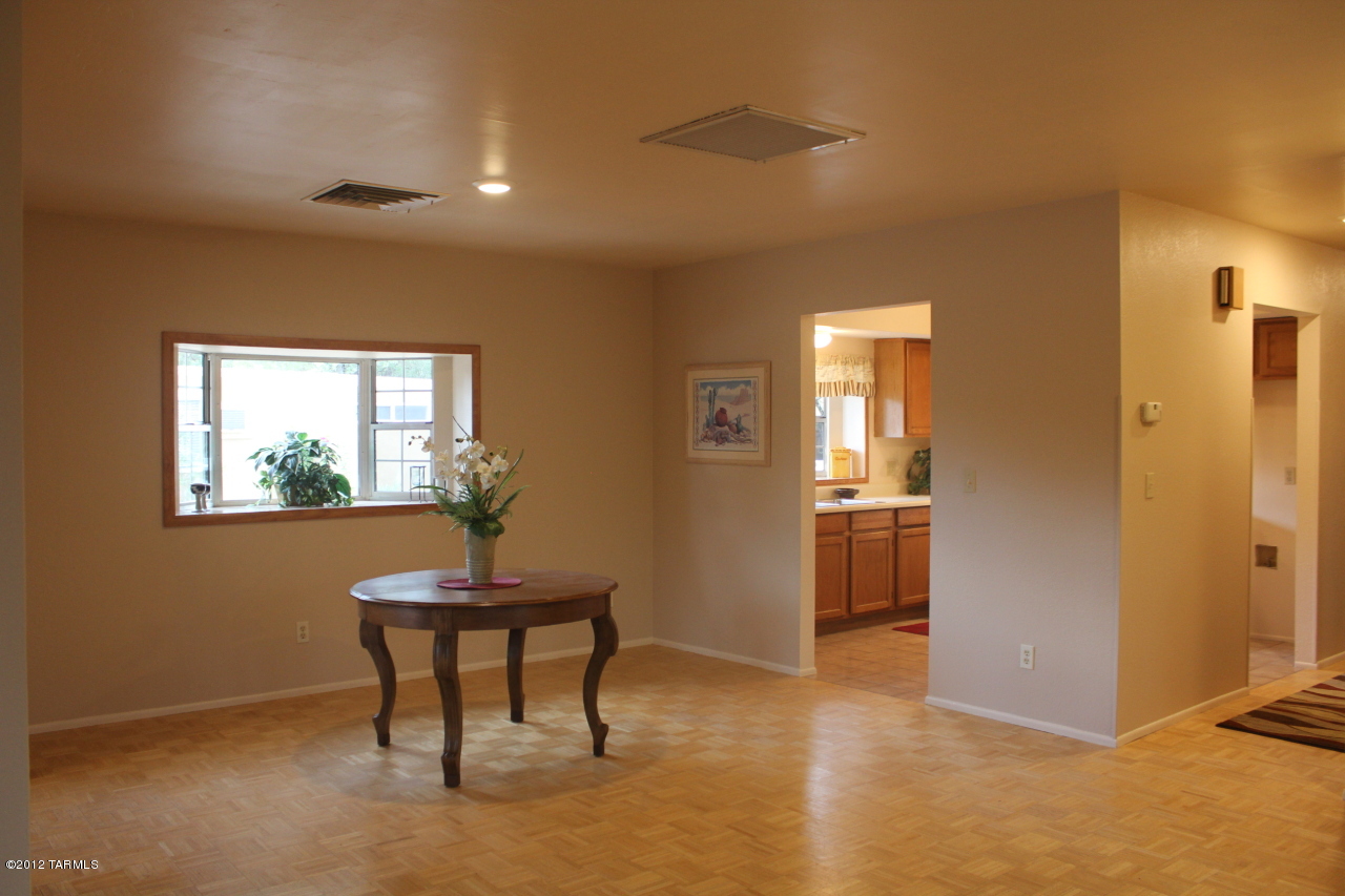 10912 East Tanque Verde Road Tucson, AZ 85749 - Photo 10 of 16 Gallery Image 10