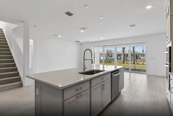 $658,465 | 8365 Pequod Avenue, Unit WHITESTONE 110, Vero Beach, FL 32967