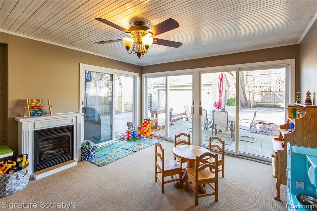 353 McMillan Road Grosse Pointe, MI 48236 - Photo 2 of 27 8.jpg