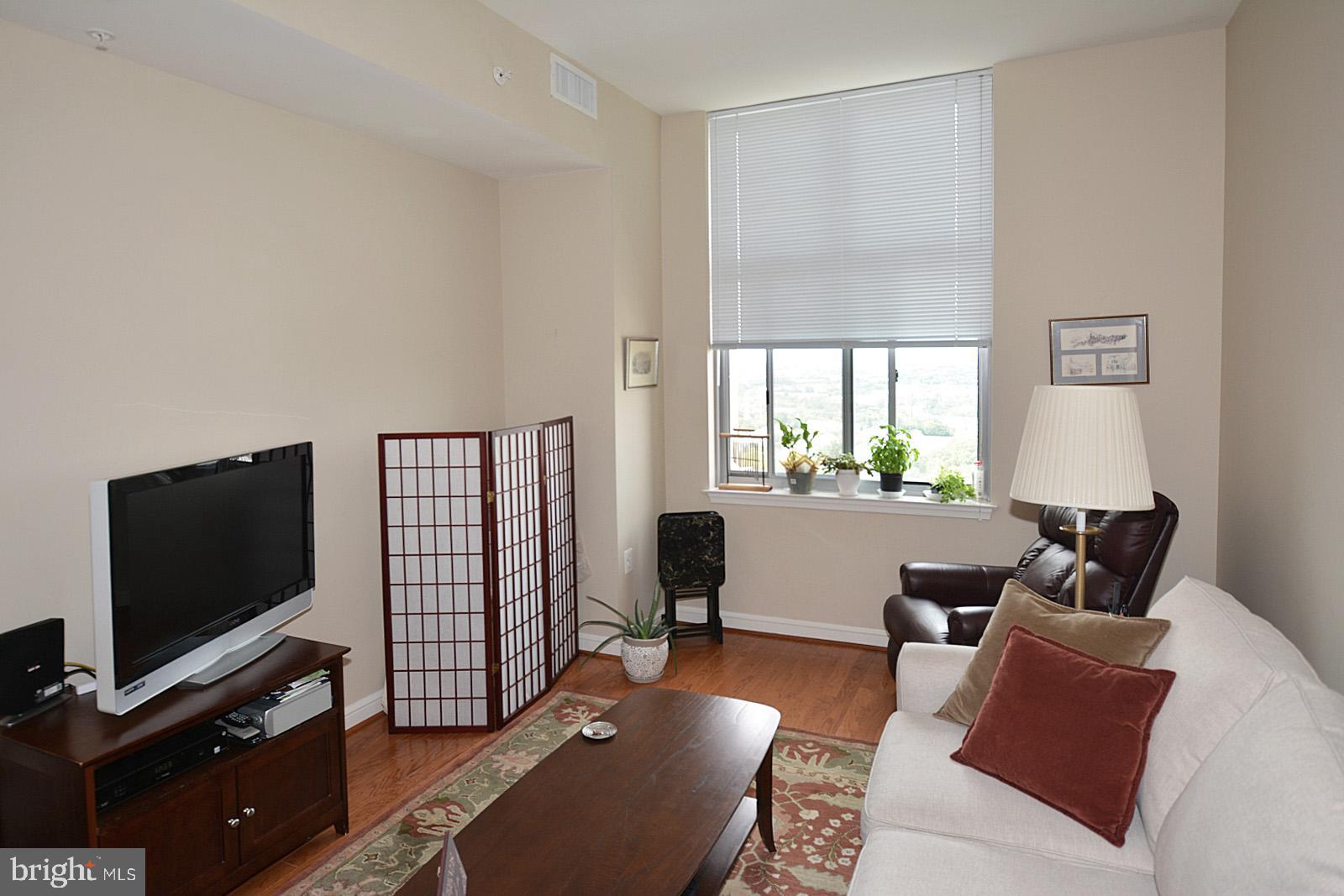 11990 Market Street, Unit 1614 Reston, VA 20190 - Photo 21 of 38 2ND BEDROOM...NOW USED AS A TV ROOM