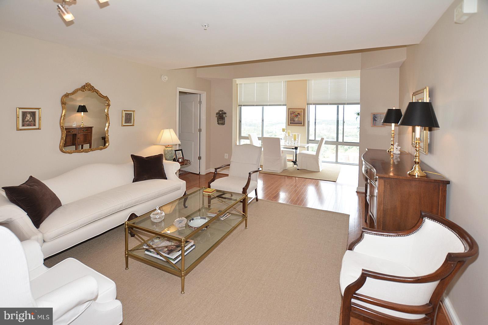 11990 Market Street, Unit 1614 Reston, VA 20190 - Photo 6 of 38 LIVING ROOM