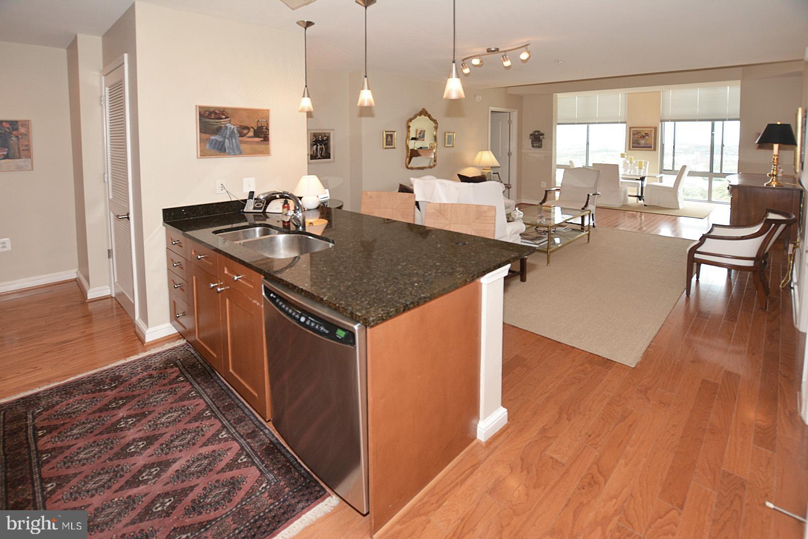 11990 Market Street, Unit 1614 Reston, VA 20190 - Photo 9 of 38 KITCHEN W/HARDWOOD FLOORS