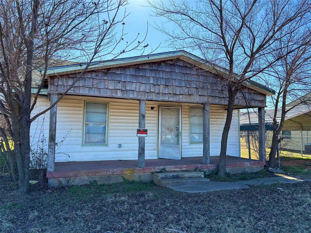 1107 Rowland Road Wichita Falls, TX 76301 - Photo 1 of 1 Bungalow with a porch