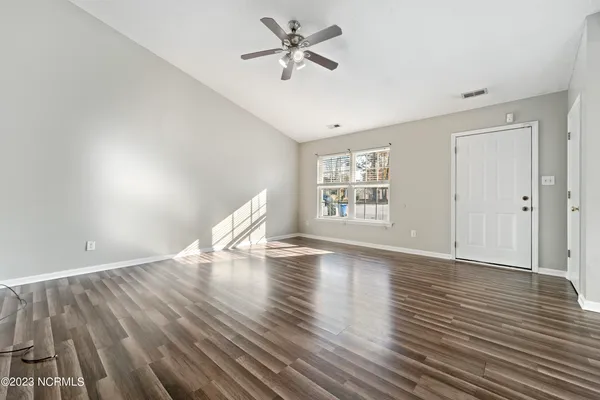 $1,395 | 410 Somerset Cove, Jacksonville, NC 28546