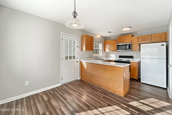 $1,395 | 410 Somerset Cove, Jacksonville, NC 28546