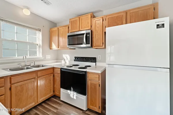 $1,395 | 410 Somerset Cove, Jacksonville, NC 28546