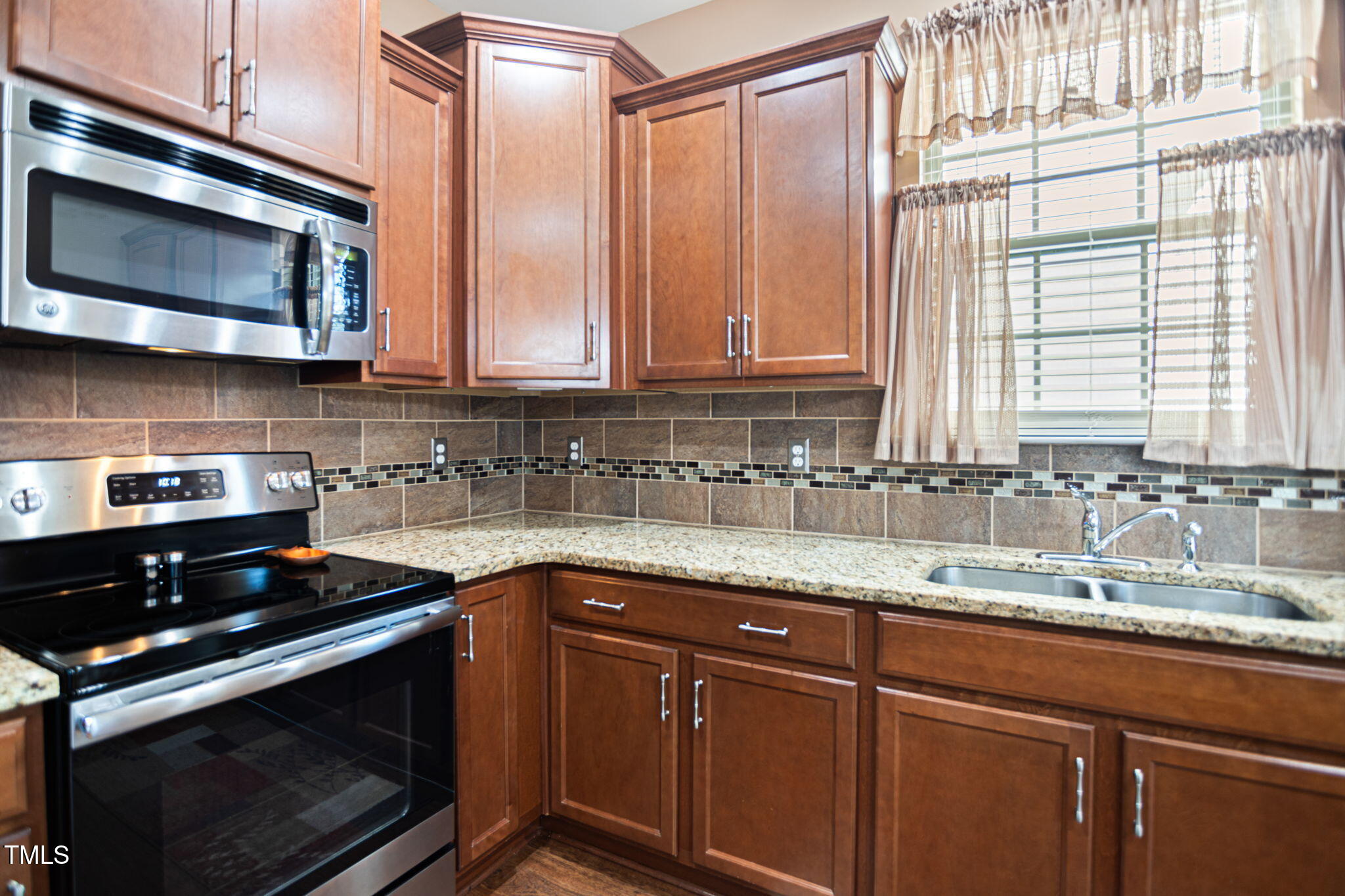 2517 Shepherd Valley Street Raleigh, NC 27610 - Photo 7 of 29 7-web-or-mls-2517-shepherd-valley-st