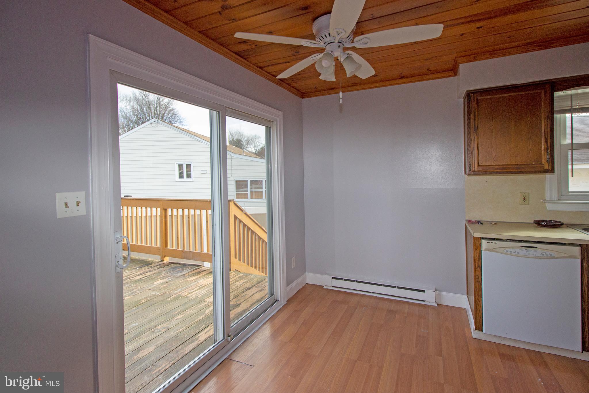 95 Greene Road Warminster, PA 18974 - Photo 5 of 14 Dining Area to deck