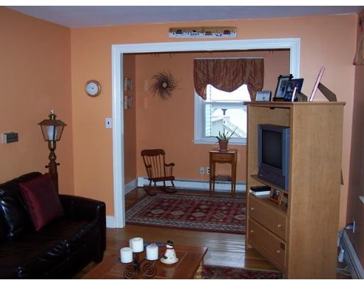 17 Byron Road Natick, MA 01760 - Photo 3 of 9 Gallery Image 3