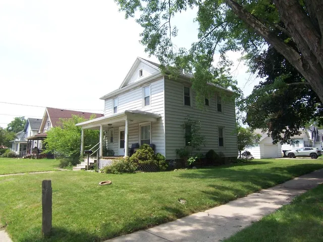 $210,000 | 873 East Memorial Drive, Janesville, WI 53545