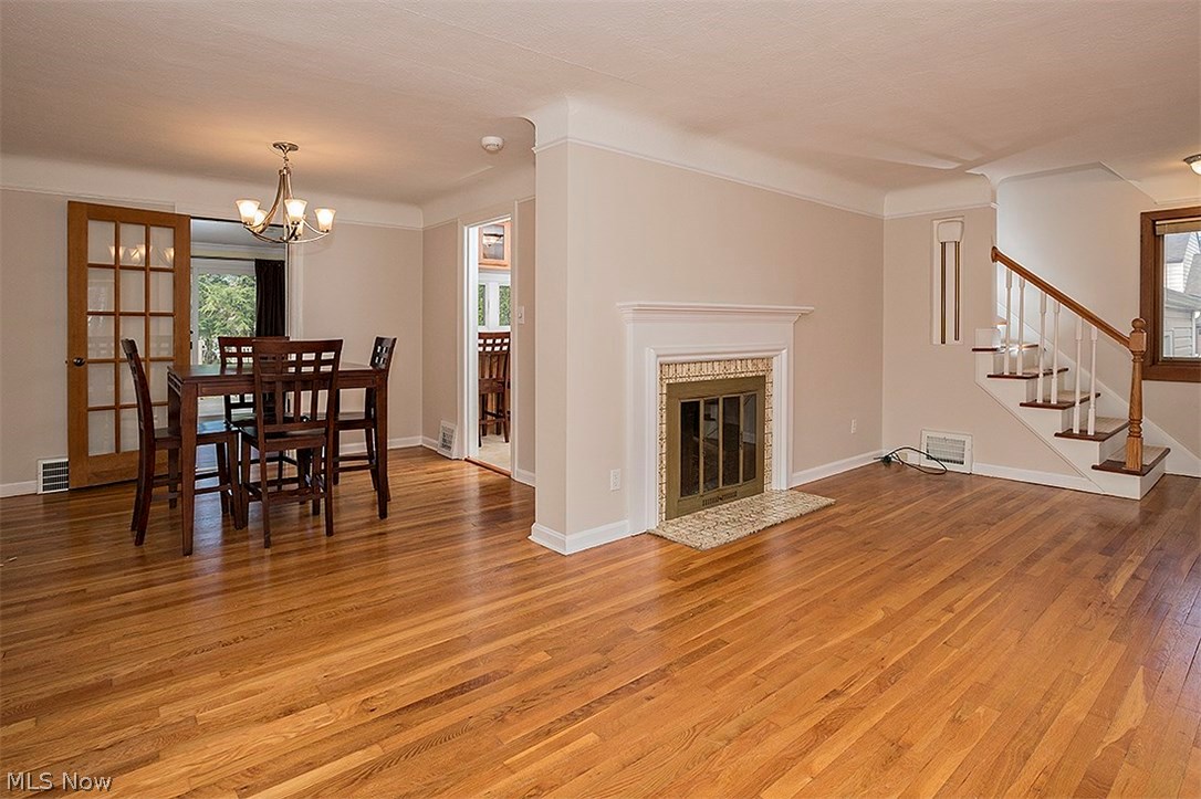 1372 Willshire Road Cleveland, OH 44124 - Photo 2 of 25 Gallery Image 2