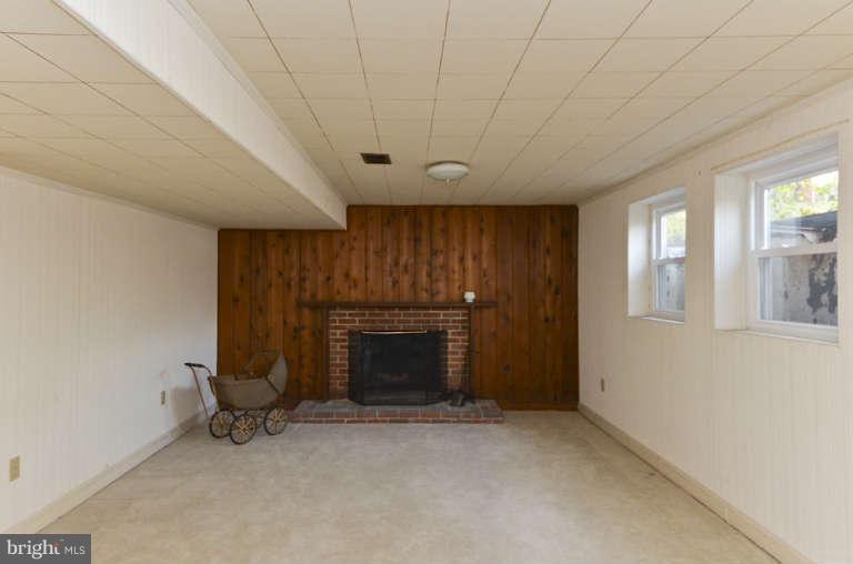 3751 30th Road North Arlington, VA 22207 - Photo 18 of 30 Family Room