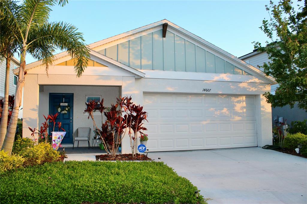 14607 Brumby Ridge Avenue Lithia, FL 33547 - Photo 1 of 1 a front view of house with garage