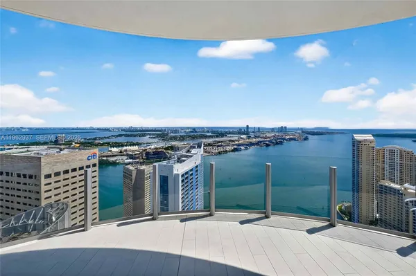 $39,000 | 300 Biscayne Blvd Way, Unit 4901E, Miami, FL 33131