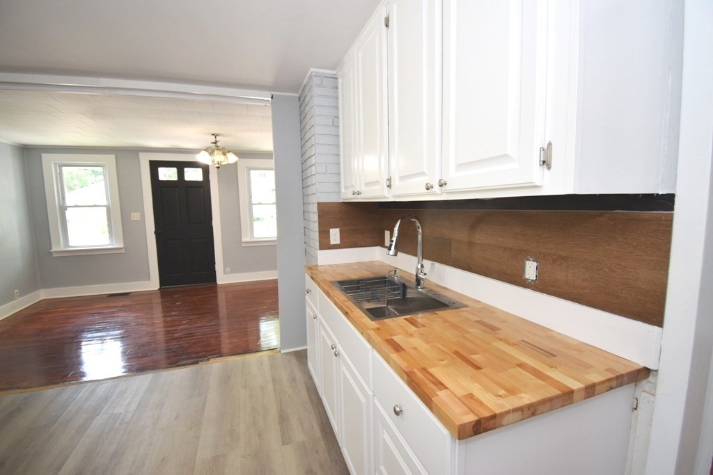 433 Putnam Hill Road Sutton, MA 01590 - Photo 5 of 30