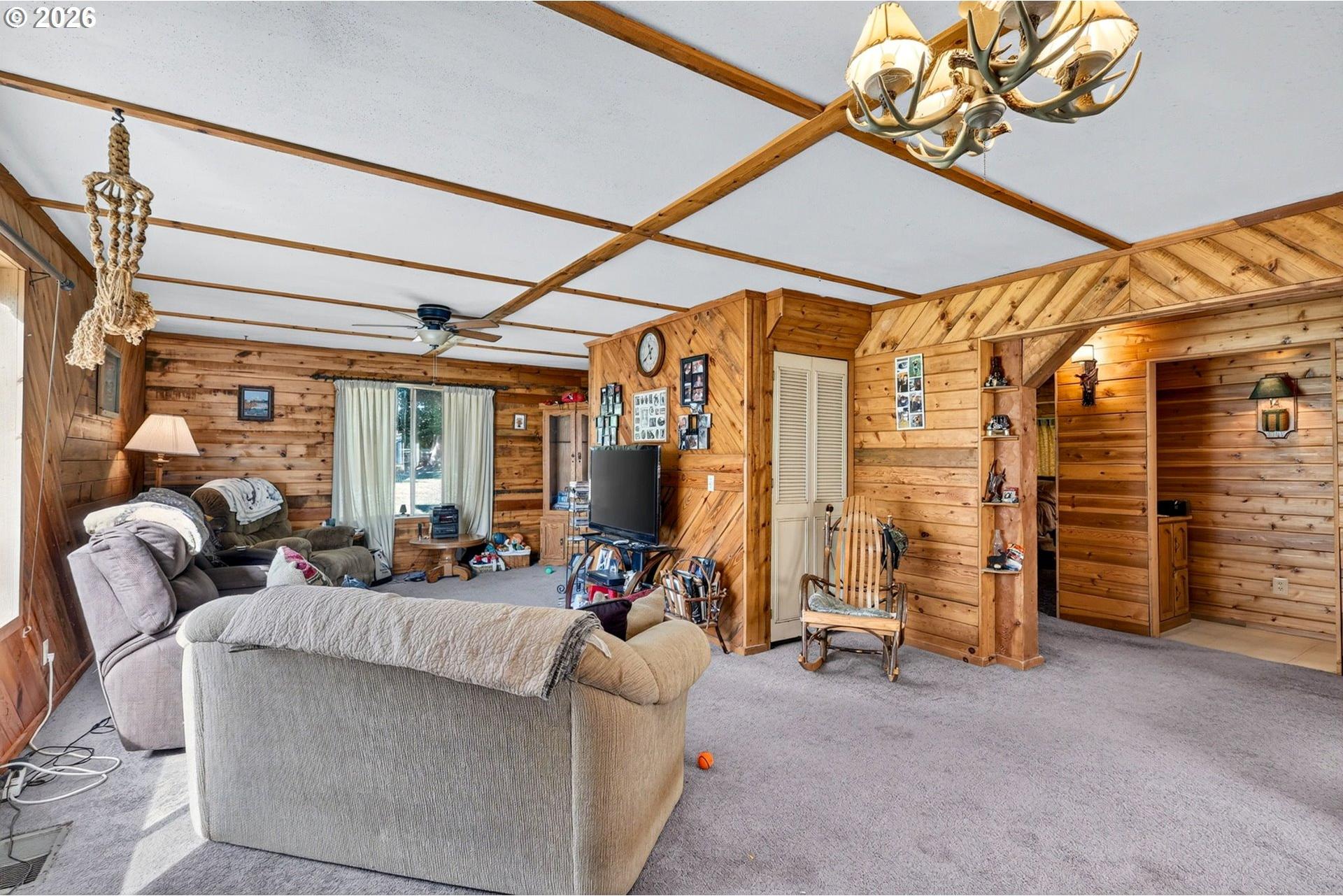 18370 South Old Clarke Road Mulino, OR 97042 - Photo 12 of 24 Living Room