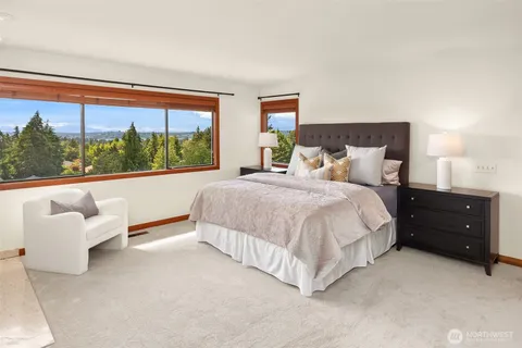 $4,435,000 | 9636 Northeast 30th Place, Clyde Hill, WA 98004