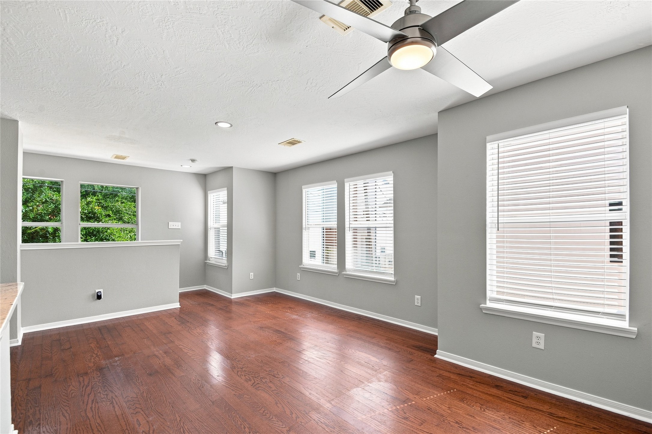 1421 Ruthven Street Houston, TX 77019 - Photo 31 of 36 Gallery Image 31