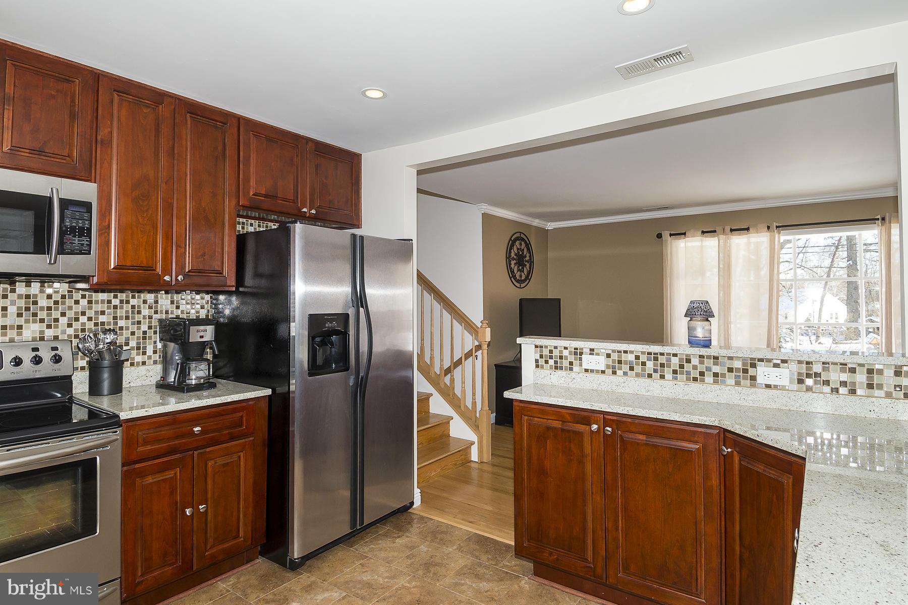 12 Holly Road Pasadena, MD 21122 - Photo 18 of 30 Kitchen