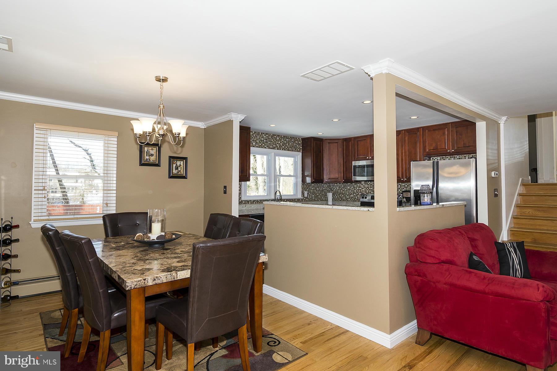 12 Holly Road Pasadena, MD 21122 - Photo 20 of 30 Dining Room