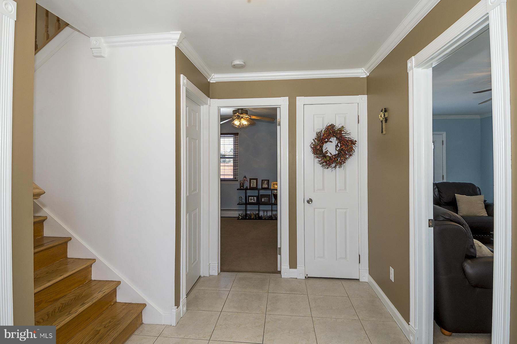 12 Holly Road Pasadena, MD 21122 - Photo 4 of 30 Interior (General)