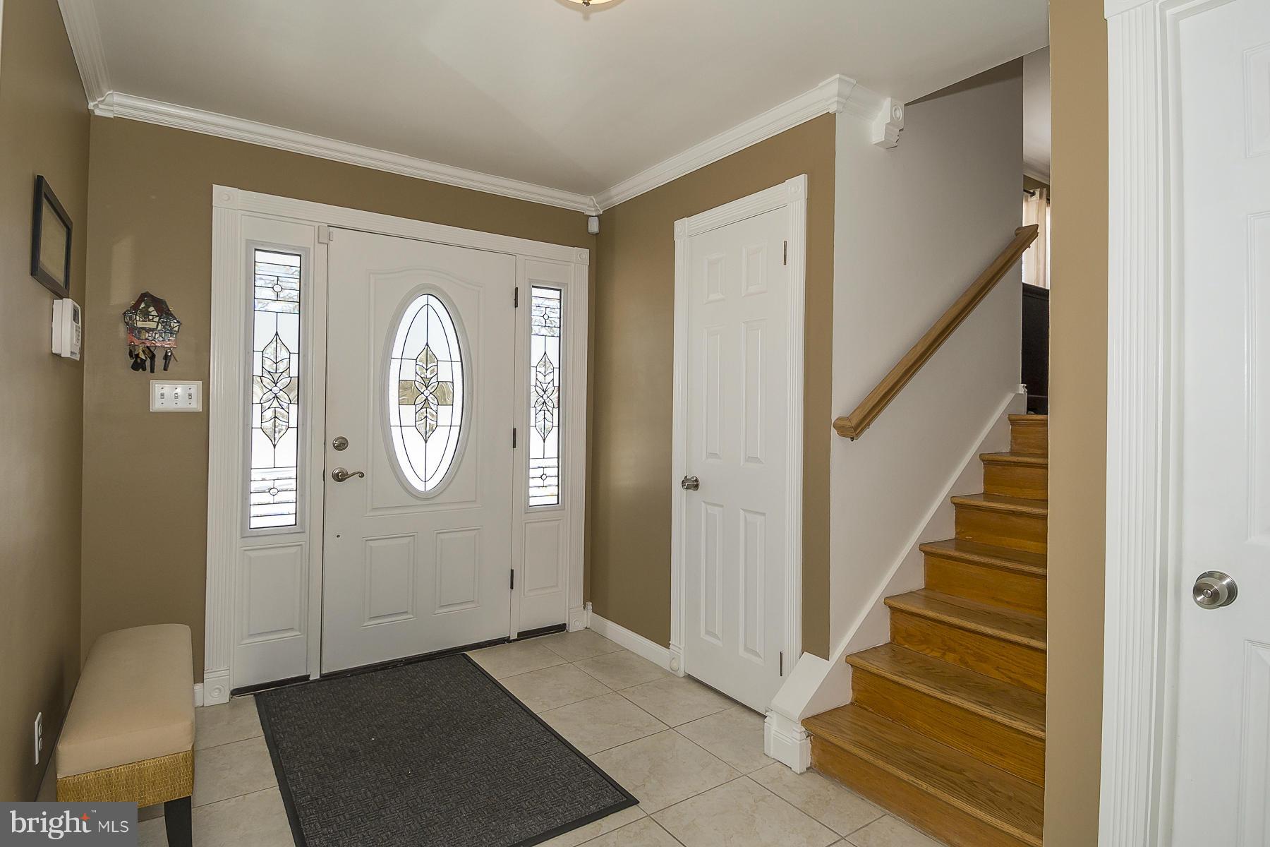 12 Holly Road Pasadena, MD 21122 - Photo 5 of 30 Interior (General)